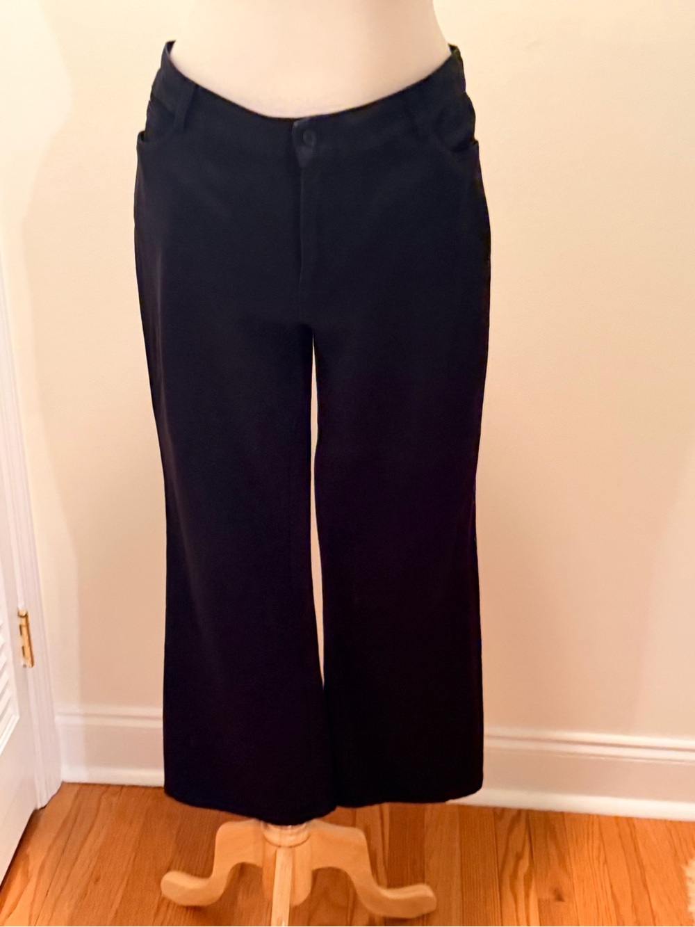 Women's Black Wide-Leg Pants — Sleek Everyday Style